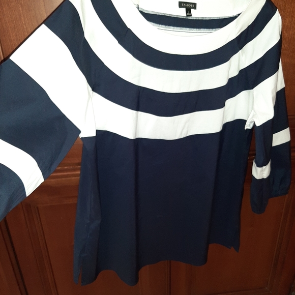MAKE OFFER    Talbots blue and white top - Picture 3 of 8